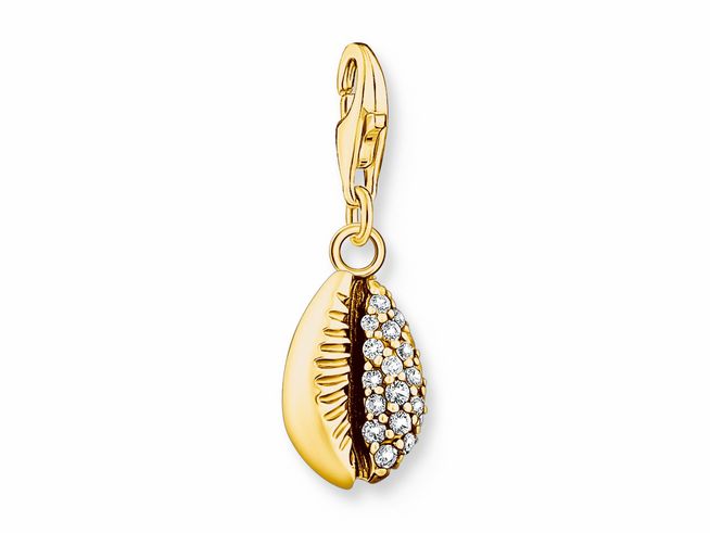 Thomas Sabo Charm in Muschelform, aus vergoldetem Sterling Silber mit Zirkonia-Besatz, ideal für strand- und meereliebende Schmuckenthusiasten.