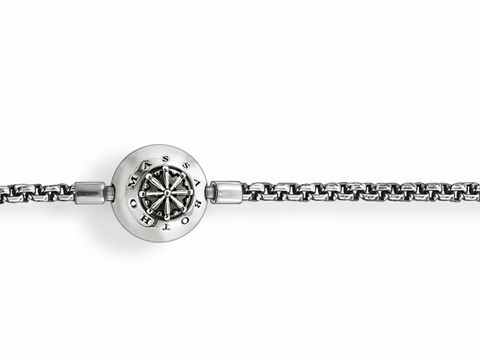 Thomas Sabo Karma Beads Kette aus geschwärztem Silber mit einem zentralen Anhänger und feinem Kettenmuster, Länge 80 cm, ideal für individuellen Schmuckstil.