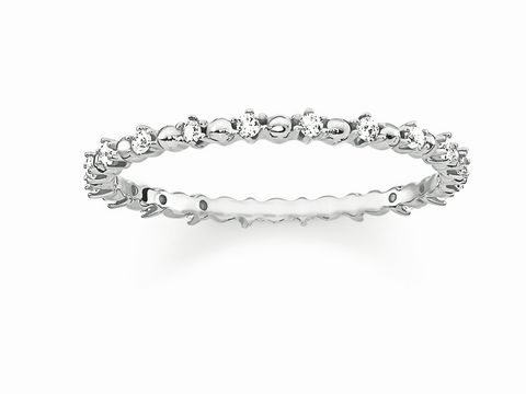 Silberner Ring von Thomas Sabo, Modell TR2153-051-14-60, Größe 60, mit funkelnden Zirkonia-Steinen, elegante und zeitlose Design für jeden Anlass.