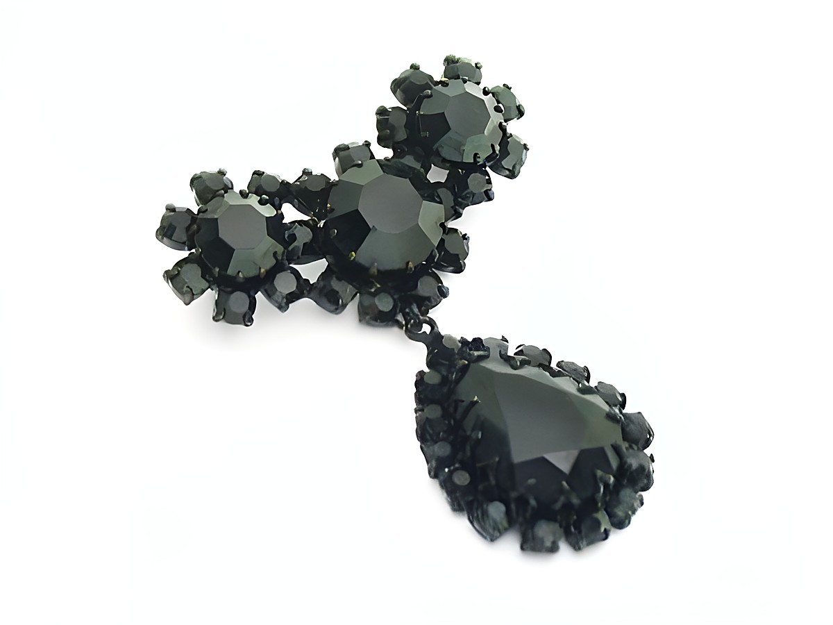 Strass Brosche in Schwarz - Länglich - Gefasst, Hersteller: Juwelier Harnisch, mit funkelnden schwarzen Steinen und einem eleganten Design, ideal für besondere Anlässe.