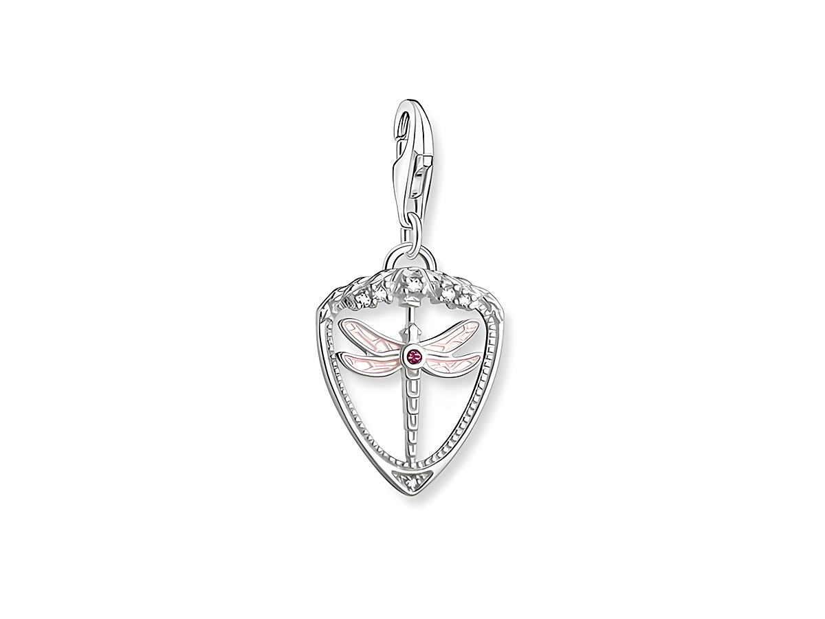 Thomas Sabo Charms-Anhänger in Form einer Libelle im Herz aus Sterling Silber mit Kaltemail, synthetischem Korund und pinkem Zirkonia. Charm für tierische Anhänger.
