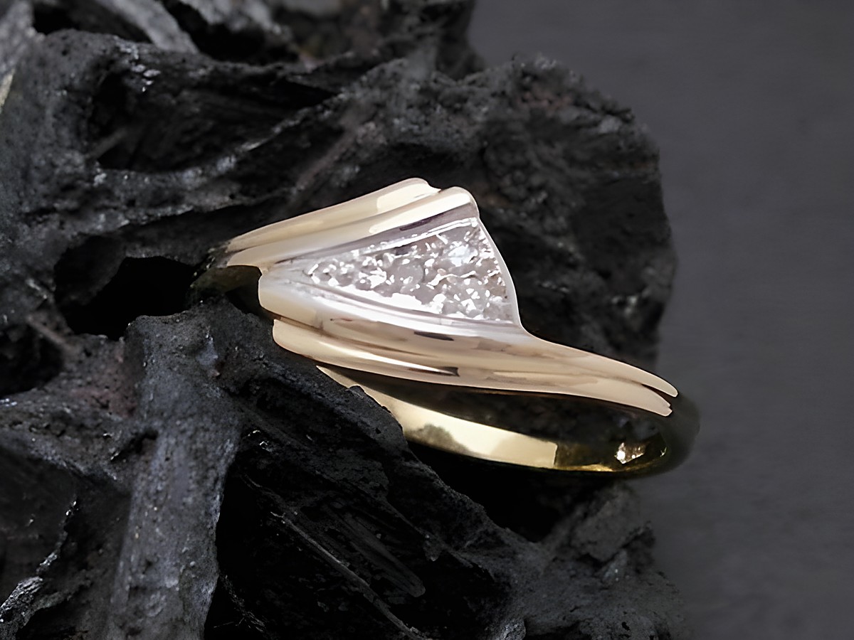 Gold Ring filigran Gold 333 bicolor mit Diamant Goldring Größe 50,5 Hersteller Juwelier Harnisch bis Größe 52/17 elegant gestaltet und hochwertig verarbeitet.