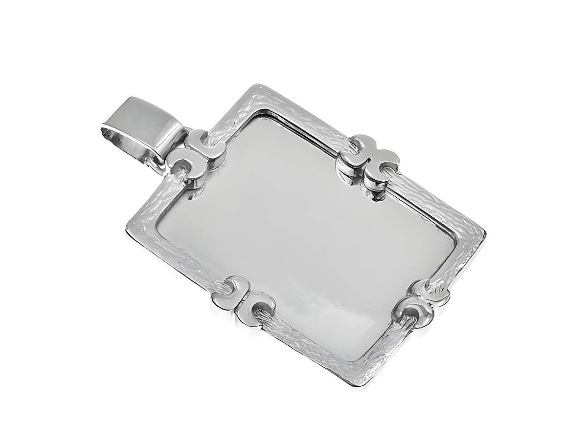 Rhodinierte Gravurplatte in Bilderrahmen Optik, schlichtes Design, Hersteller Juwelier Harnisch, geeignet für individuelle Gravuren und alsAnhänger tragbar.
