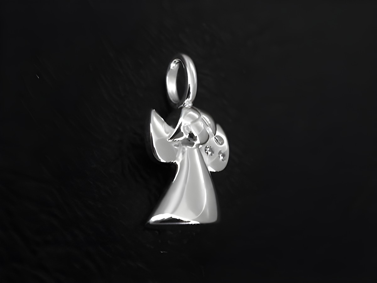 Silber Anhänger kleiner Engel Schutzengel Glücksbringer mit drei Zirkonia, Hersteller Juwelier Harnisch, in eleganter und filigraner Ausführung.
