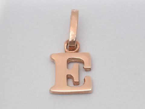E Buchstaben Anhänger 925 Sterling Silber rosé vergoldet von Juwelier Harnisch, elegant und minimalistisch, perfekt als persönliches Schmuckstück oder Geschenk.