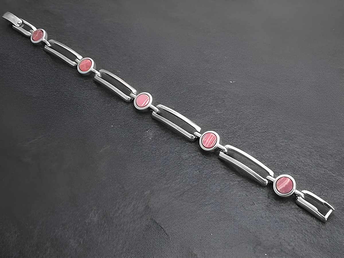 Silberarmband modern 18,5 cm Anker mit Rhodochrosit in ovalen Fächern, Herstellungsmarke Juwelier Harnisch, dekoratives Design mit Stein.