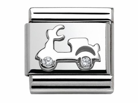 433031103-0 Ein eleganter Motorroller aus glänzendem Edelstahl mit Zirkonia-Akzenten. Das Design zeigt eine stilisierte Rollerform in einem modernen, minimalistischen Stil. Ideal für Schmuckliebhaber.