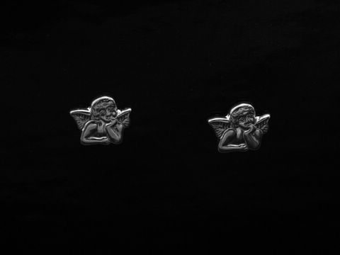 Engel Ohrringe aus Sterling Silber in Form von Schutzengeln, hergestellt von Juwelier Harnisch, ideal für Kinder. Die Ohrringe zeigen detailreiche Engel mit Flügeln.