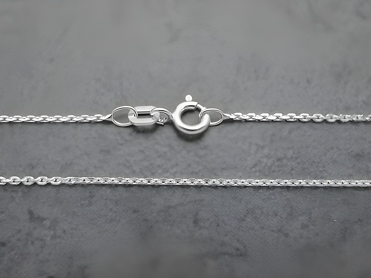 Anker Kette aus Weißgold 585 mit diamantierter Oberfläche, Länge 40 cm, Kettenglieder 0,8 x 0,8 mm, Hersteller Juwelier Harnisch, ideal für jeden Anlass.