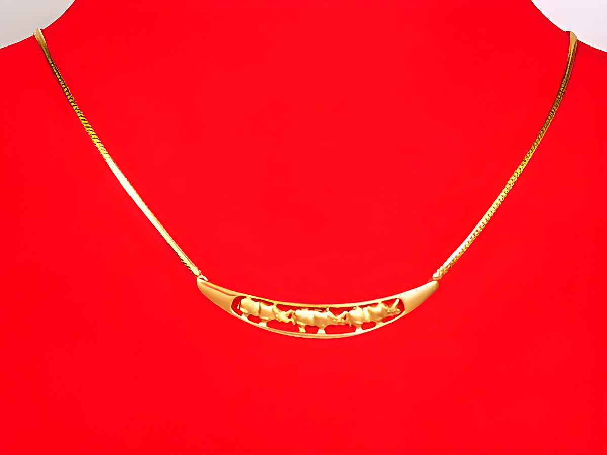 Collier Goldkette 333 mit Mittelteil Nashorn in elegantem Design, 43 cm lang, hergestellt von Juwelier Harnisch, ideal für tierliebende Schmuckliebhaber.