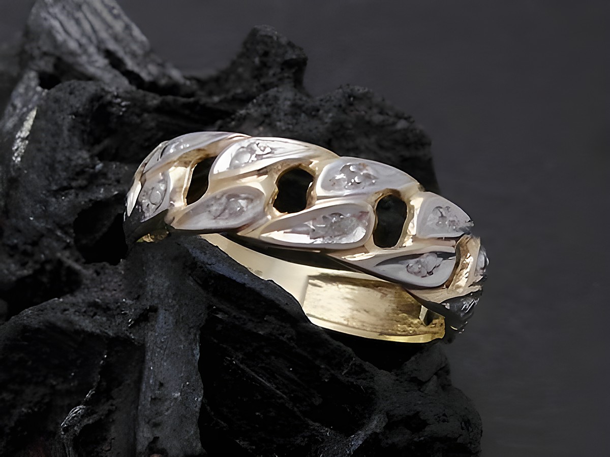 Gold Ring - unvergänglich - Gold 333 bicolor - Diamant - Goldring - Gr. 54, Hersteller Juwelier Harnisch, bis Gr. 54/17,5 auf schwarzem Hintergrund.