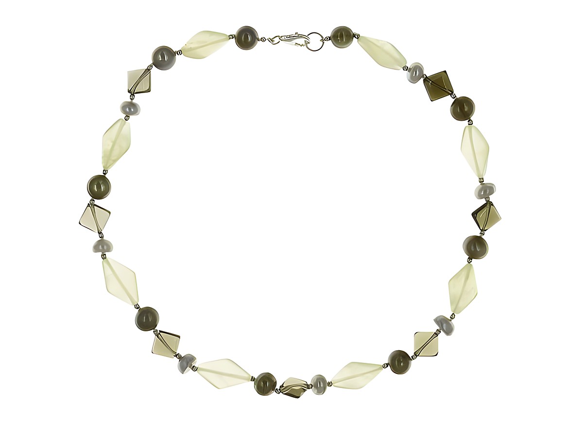 Steinkette aus Achat und Rauchquarz mit Süßwasser-Zuchtperlen in Grün und Braun, 48 cm lang, gefertigt von Juwelier Harnisch. Elegantes Design mit verschiedenen Formen und Materialien. – Ansicht 2