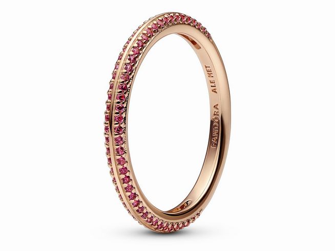 189679160-0 Pandora ME Ring in 585 Roségoldvergoldung mit synthetischen Rubinen in Rot, Größe 60, minimalistisches Design mit funkelnden Steinen entlang des Rings für einen eleganten Look.