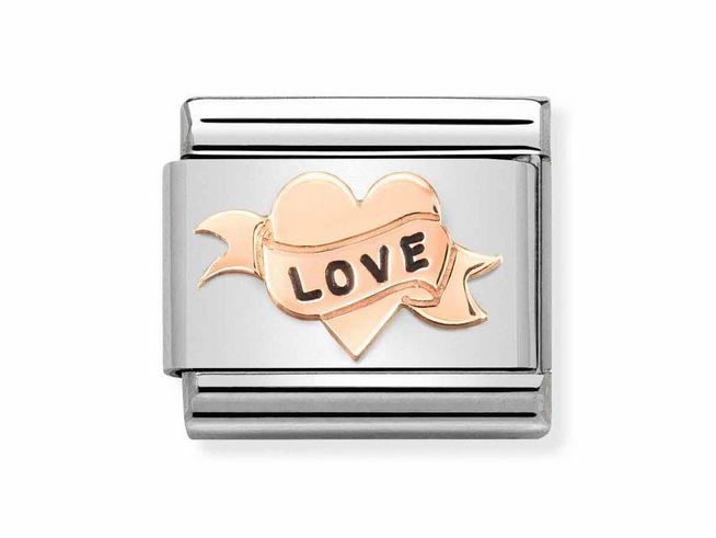Armbandglied aus Edelstahl in klassischem Design, verziert mit einem rosegoldenen Herz und dem Wort LOVE auf einem Banner, ideal für eine stilvolle Ergänzung.
