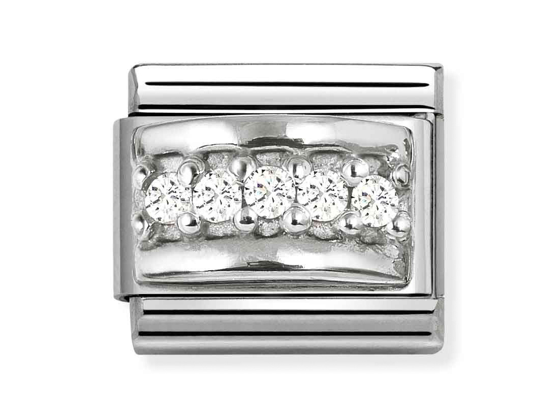 Sterling Silber Charm von Pandora im Pavé-Relief Design mit Zirkonia-Steinen, glänzend und elegant, ideal für Schmuckliebhaber und als besonderes Accessoire.