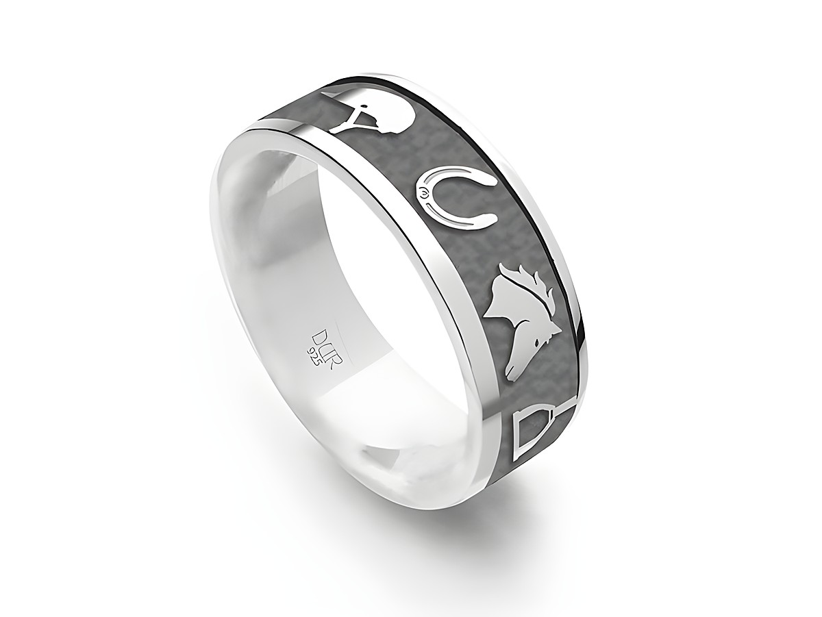 Der DUR Ring Pferdeglück in Größe 54 aus rhodiniertem Sterling Silber zeigt stilisierte Pferde- und Reitsymbole auf einer glänzenden Oberfläche, ideal für Pferdefreunde.