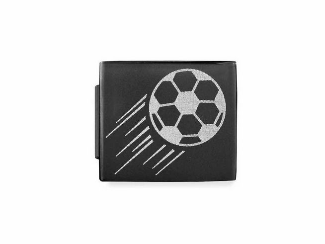 423011009-0 Edelstahl Charm von Nomination in schwarz-matt mit einem Fußballmotiv, das in bewegter Darstellung zeigt, ideal für Sportliebhaber und Fußballfans.