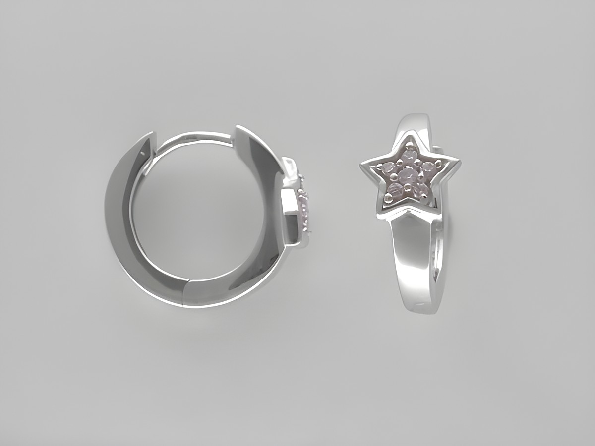 Silberne Creolen mit einem Durchmesser von 1,4 cm, verziert mit einem Stern aus Sterling Silber und rosa Zirkonia, Maße des Sterns 6,2 x 2 mm. Hersteller Juwelier Harnisch.