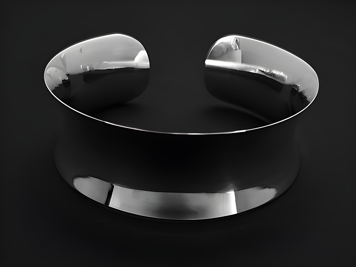 Silber Armreifen gewölbt 18 cm ausdrucksstark von Juwelier Harnisch, glänzende Oberfläche und modernem Design, ideal für stilvolle Akzente.