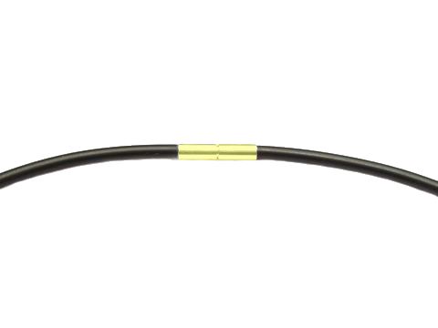 Kautschukband 19 cm aus Naturkautschuk mit 2 mm Stärke und Gold 585 Bajonett, Hersteller Juwelier Harnisch, in elegantem Schwarz mit einem goldenen Verbindungselement.