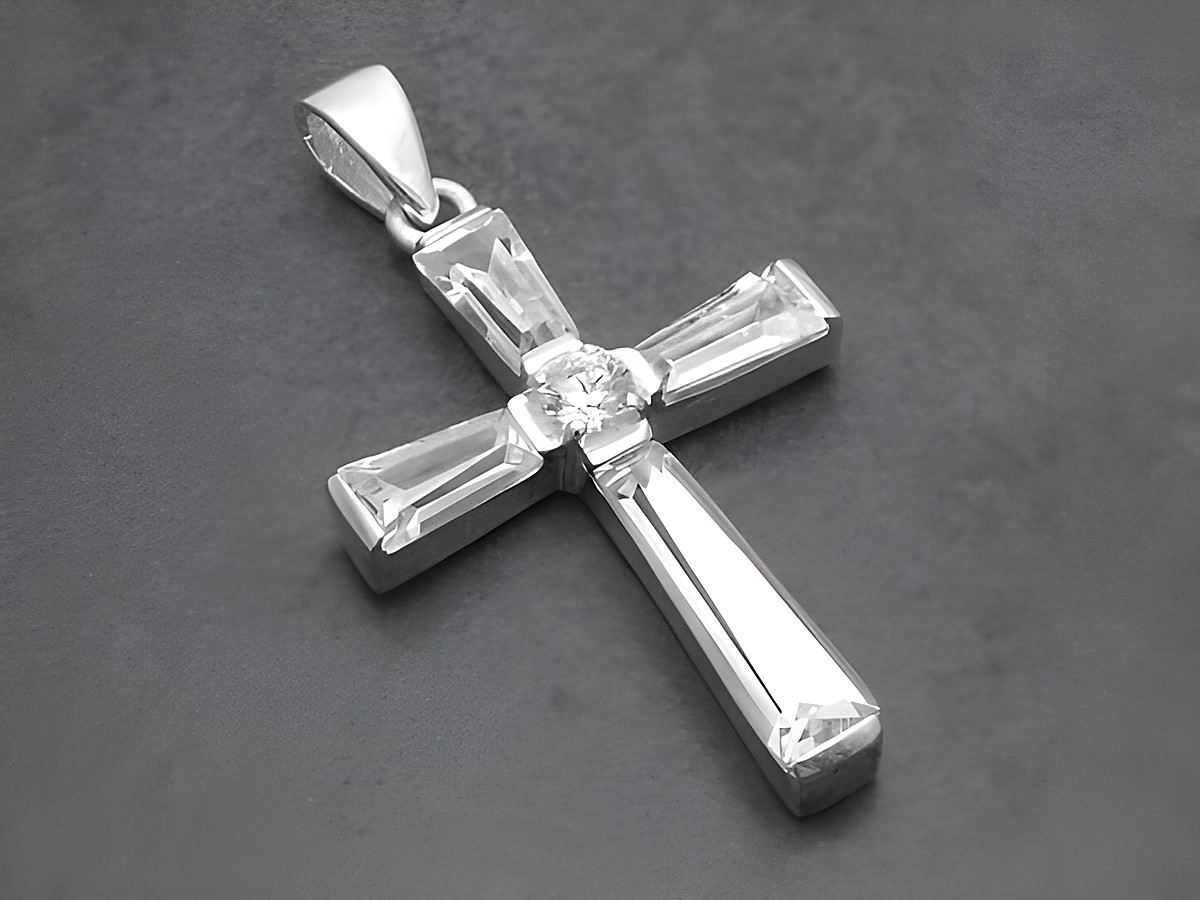 Kreuz Silber Anhänger mit großen weißen Zirkonia Steinen, Hersteller Juwelier Harnisch, elegantes Design, ideal als Schmuckstück oder Geschenk.