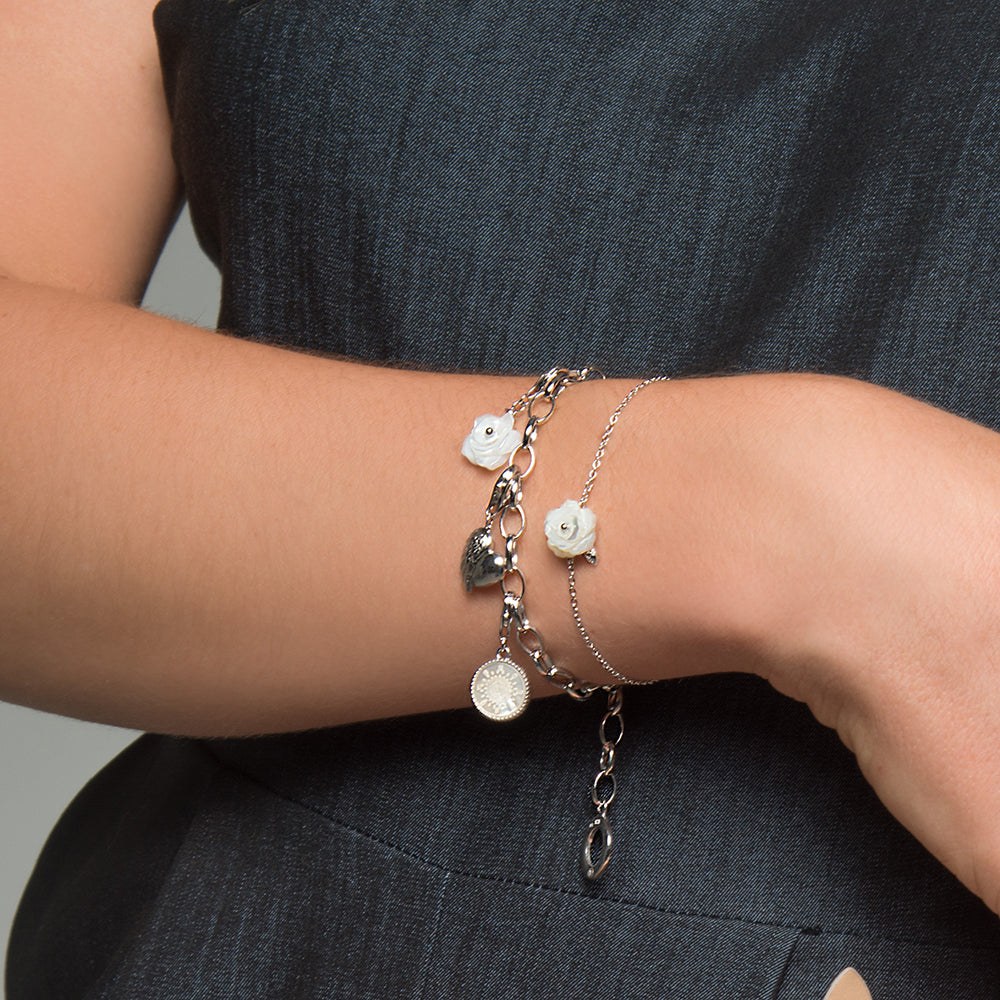 Engelsrufer ROSE Charm mit Perlmutt - Silber rhodiniert & Weiß 12 mm – Ansicht 2