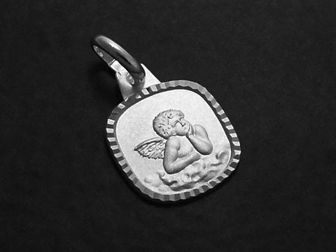 Engel Anhänger aus Sterling Silber, mattiert, himmlisch mit einem Detail des Engels, der nachdenklich auf einer Wolke liegt. Hersteller: Juwelier Harnisch.