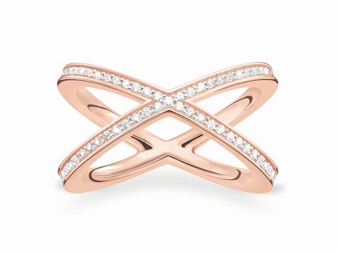 41610570-0 Ring von Thomas Sabo in Silber rosé, Größe 48, mit funkelndem Zirkonia besetzt, zeigt ein elegantes, verschlungenes Design. Ein stilvolles Schmuckstück für besondere Anlässe.
