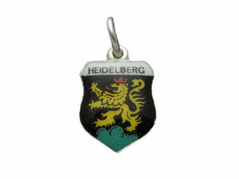 Silberner Anhänger mit dem Stadtwappen von Heidelberg, geprägt mit einem goldenen Löwen und dem Schriftzug Heidelberg, gefertigt vom Juwelier Harnisch in Baden-Württemberg.