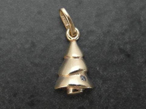 Tannenbaum Silber Anhänger aus Sterling Silber, vergoldet und mit Zirkonia verziert, Hersteller Juwelier Harnisch, stilvoller Schmuck für jede Gelegenheit.
