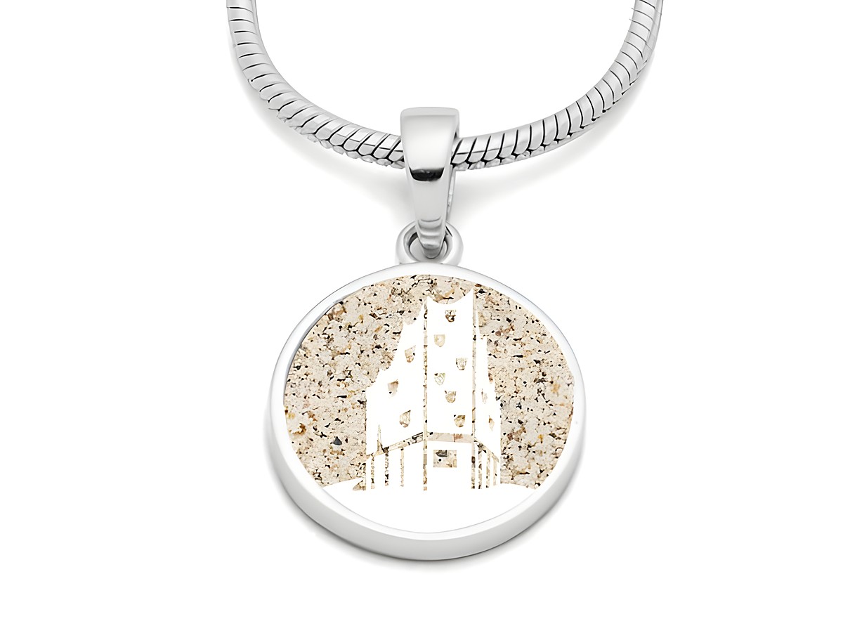 DUR Anhänger Hamburg Elphi aus Sterling Silber rhodiniert mit sandfarbenem Hintergrund und silberner Elbphilharmonie-Grafik, idealer Ohrschmuck für jeden Anlass.