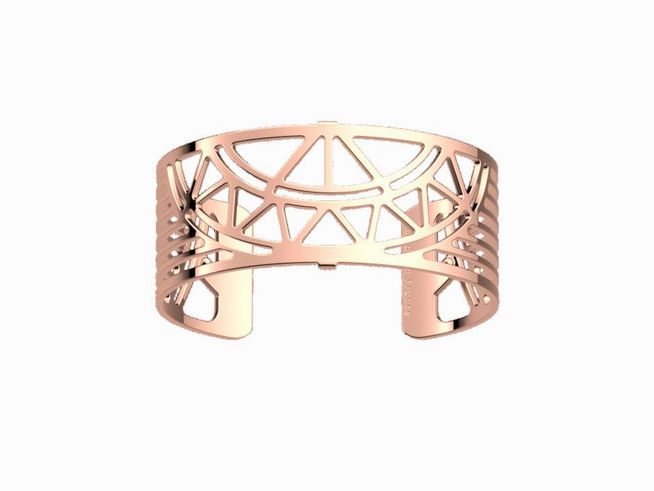 Roséfarbener Armreif von Les Georgettes mit einem filigranen geometrischen Muster und einem Roségold-Finish, Breite 25 mm, modisch und elegant.