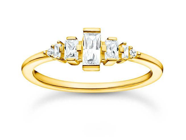 Thomas Sabo Charming Ring aus Sterling Silber mit vergoldeter Oberfläche und weißen Zirkonia in Gr. 56, zeigt ein elegantes Design mit mehreren funkelnden Steinen.
