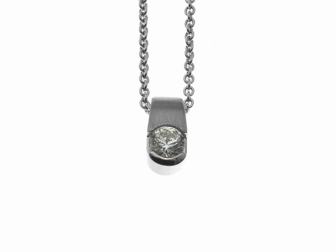 Kette mit zeitlosem Anhänger aus Sterling Silber, verziert mit einem Zirkonia, Länge von 42 bis 47 cm, gefertigt vom Juwelier Harnisch, Mittelteil Colliers.