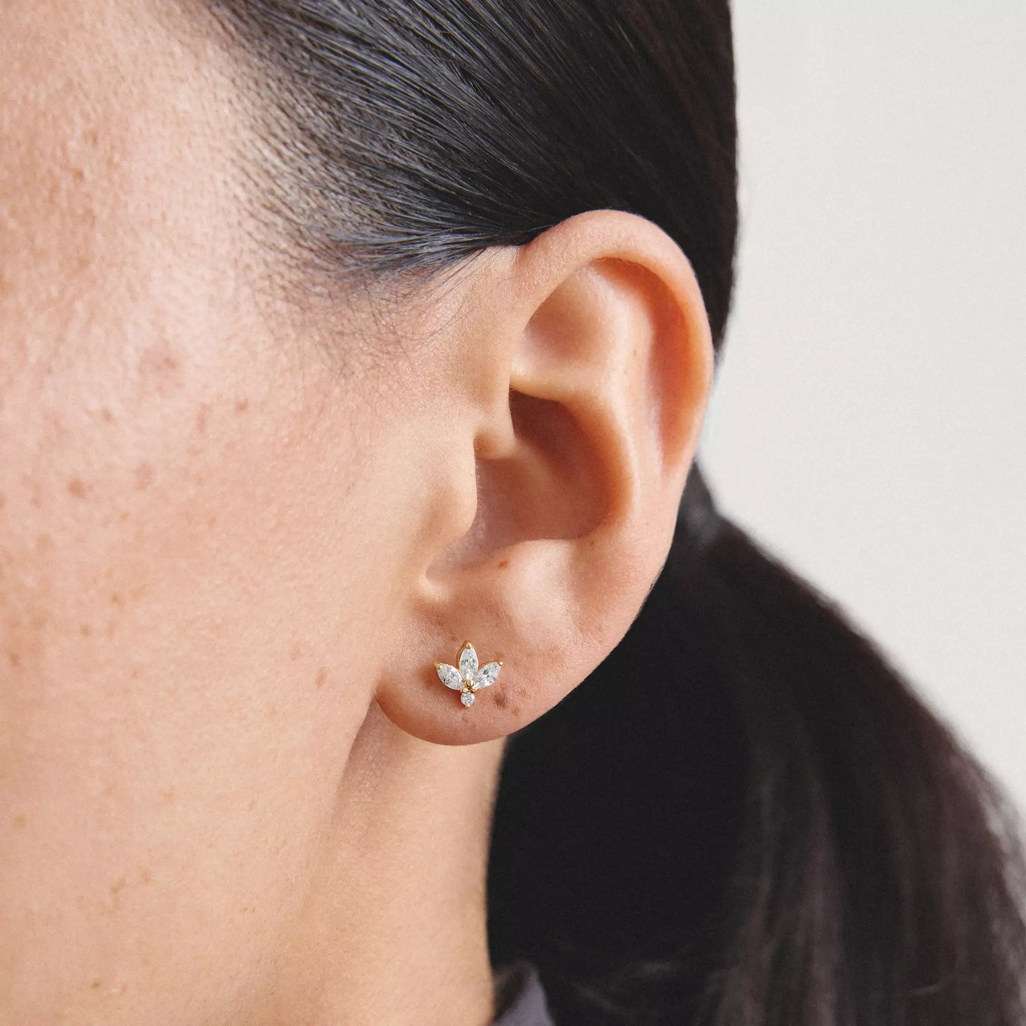 Thomas Sabo Ohrstecker Blüte - 18k Gelbgold Vergoldung - Zirkonia – Ansicht 4