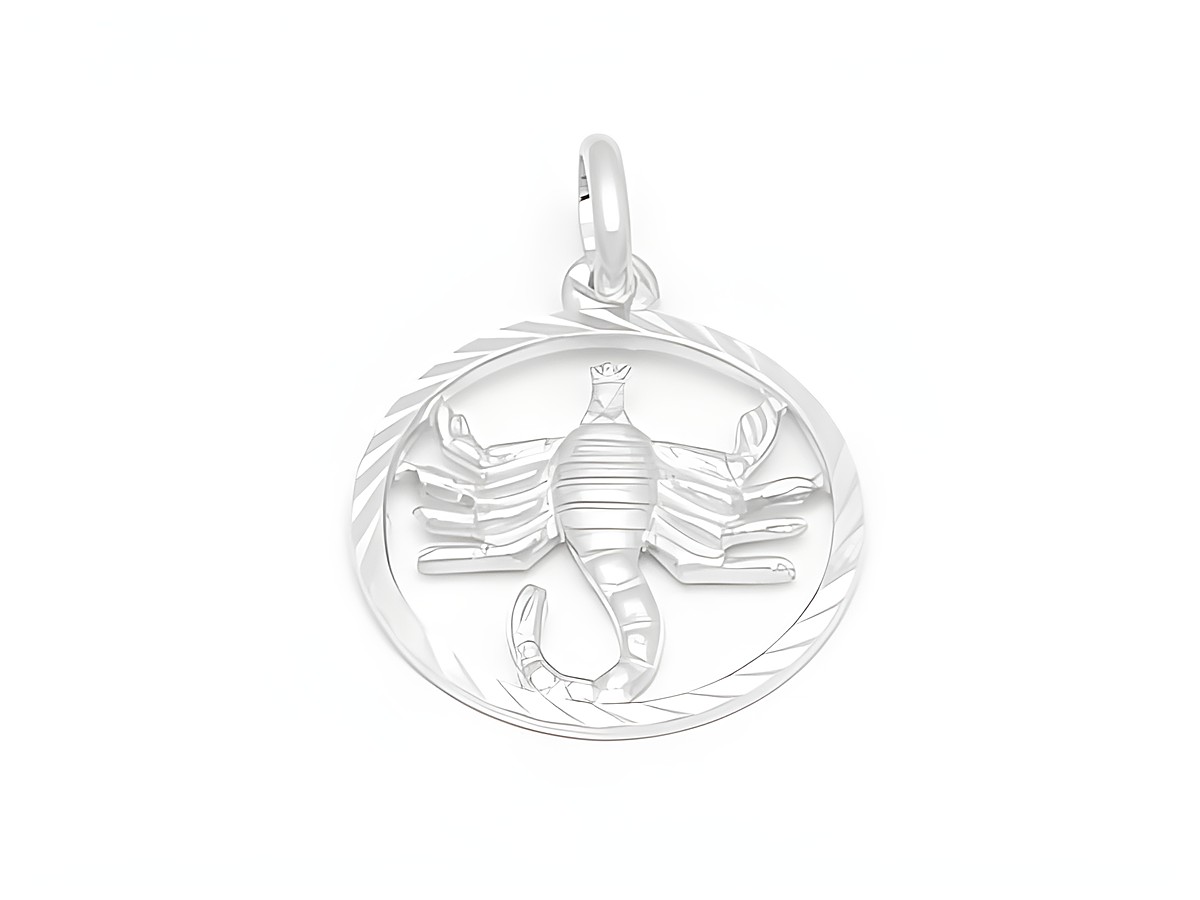 Skorpion Sternzeichen Anhänger aus diamantiertem Sterling Silber, gefertigt von Juwelier Harnisch, zeigt detailreiche Skorpion-Reliefdarstellung in elegantem Design.