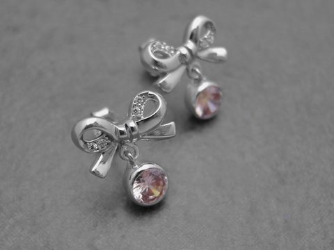 Schleife Ohrring - Sterling Silber rhod. - Zirkonia - allerliebst - champagner + weiß, Juwelier Harnisch, Zirkonia, elegante Ohrringe mit Schleifen-Design und funkelnden Zirkonia-Steinen.
