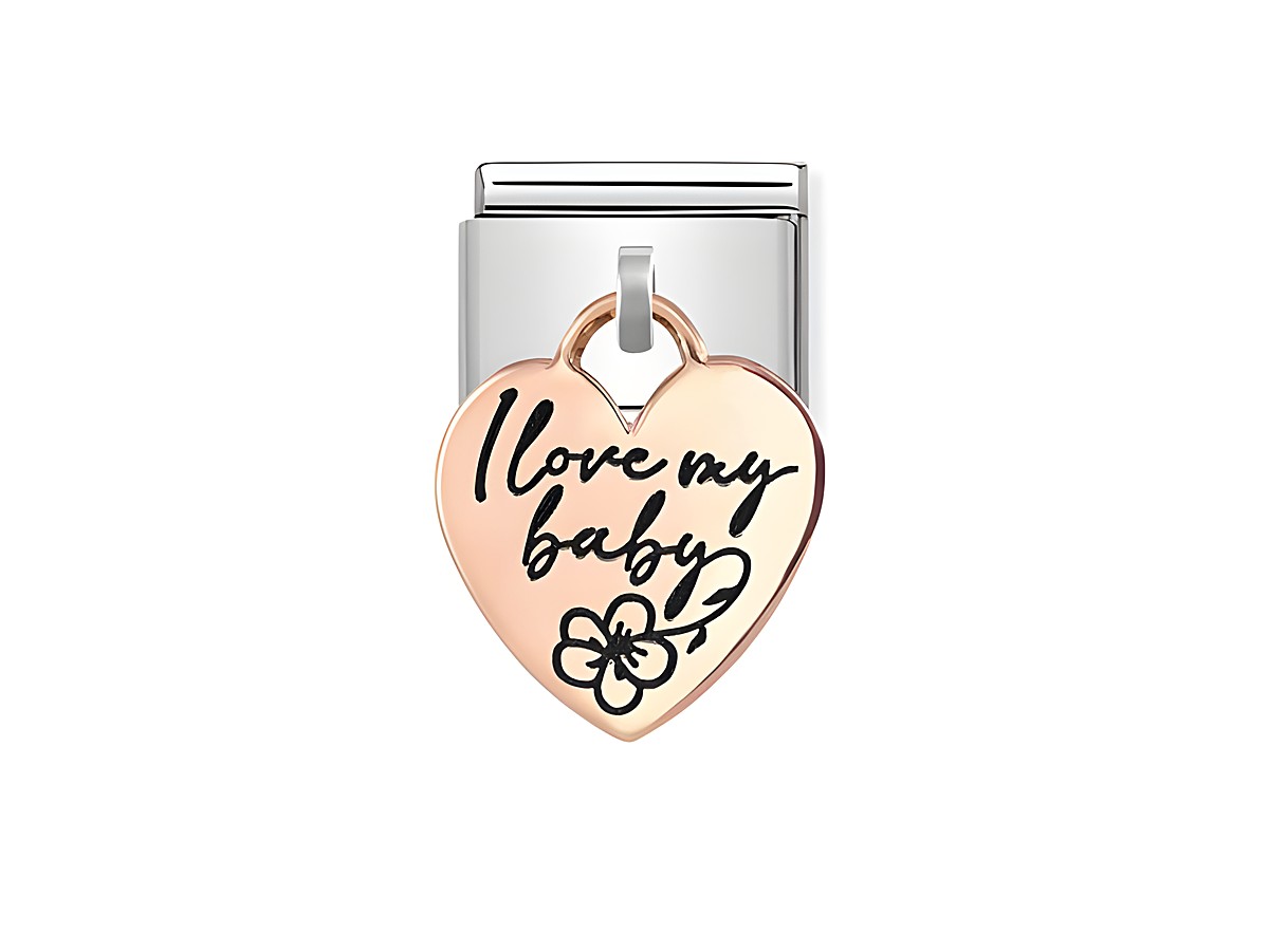 Charm-Anhänger in Herzform aus Roségold 375 mit der gravierten Aufschrift I love my baby und einer Blume, befestigt an einem silbernen Clip.