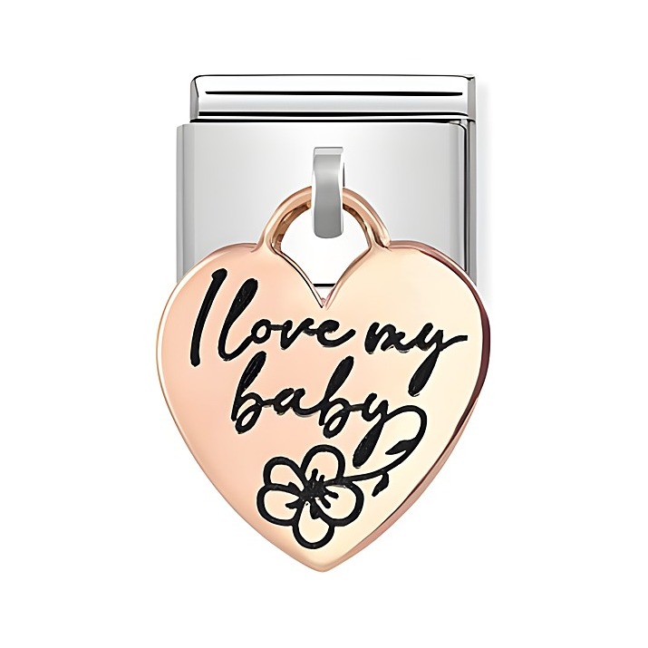 Charm-Anhänger in Herzform aus Roségold 375 mit der gravierten Aufschrift I love my baby und einer Blume, befestigt an einem silbernen Clip.