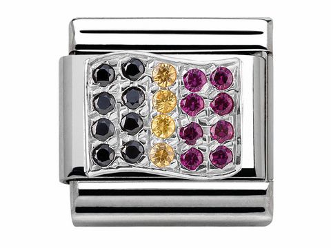 Schmuckelement von Nomination in Classic SilverShine mit Zirkonia in den Farben Schwarz, Gold und Rot, angeordnet in der Form einer Flagge, geeignet für Armbänder.