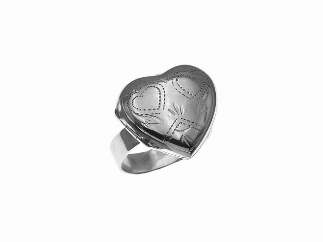 Medaillon Ring in Herzform aus Sterling Silber, verziert mit schönen Details, Größe 59, Hersteller Juwelier Harnisch. Elegant und romantisch, ideal für besondere Anlässe.