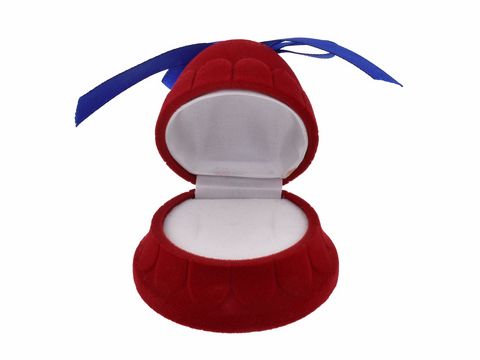 Geschenkschachtel in rot mit Glöckchen, 6 cm, Hersteller: Juwelier Harnisch, ideal für Weihnachten, die Box hat eine samtige Oberfläche und einen blauen Satinbandverschluss.