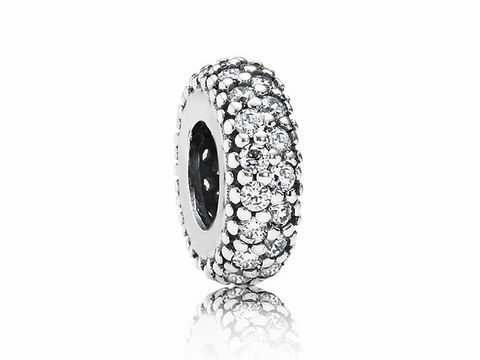 Sterling Silber Zwischenelement von Pandora mit Pavé-Inspiration, besetzt mit Zirkonia, glänzend und elegant, ideal für Armbänder oder Schmuckstücke.