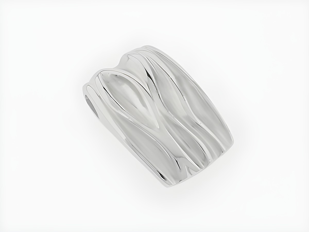 Rechteck Silber Anhänger gewellt teilmattiert rhodiert vom Hersteller Juwelier Harnisch, mit eleganten Linien und diversen Motiven, eignet sich ideal als Schmuckstück für besondere Anlässe.