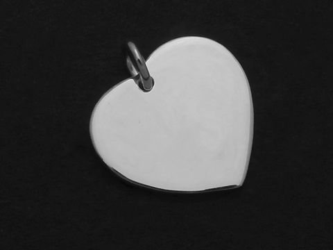Silber Anhänger in Herzform, poliert und flach, hergestellt von Juwelier Harnisch, ideal als edles Schmuckstück für jeden Anlass.