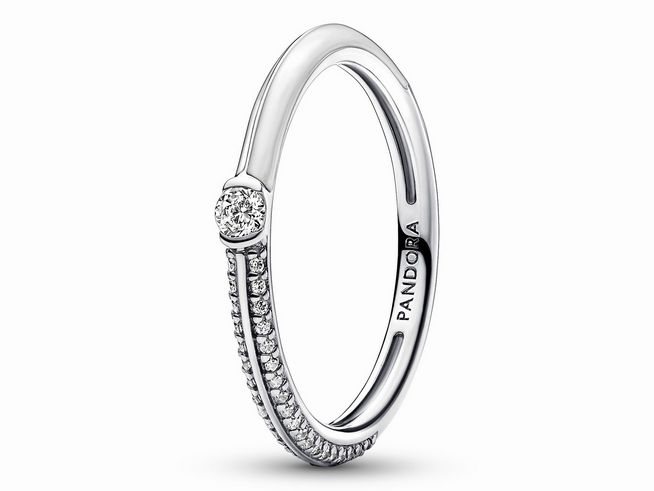192528148-0 Sterling Silber Ring von Pandora mit Pavé-Besatz und einem weißen Doppelring in Größe 48, elegant und funkelnd, ideal für jeden Anlass.