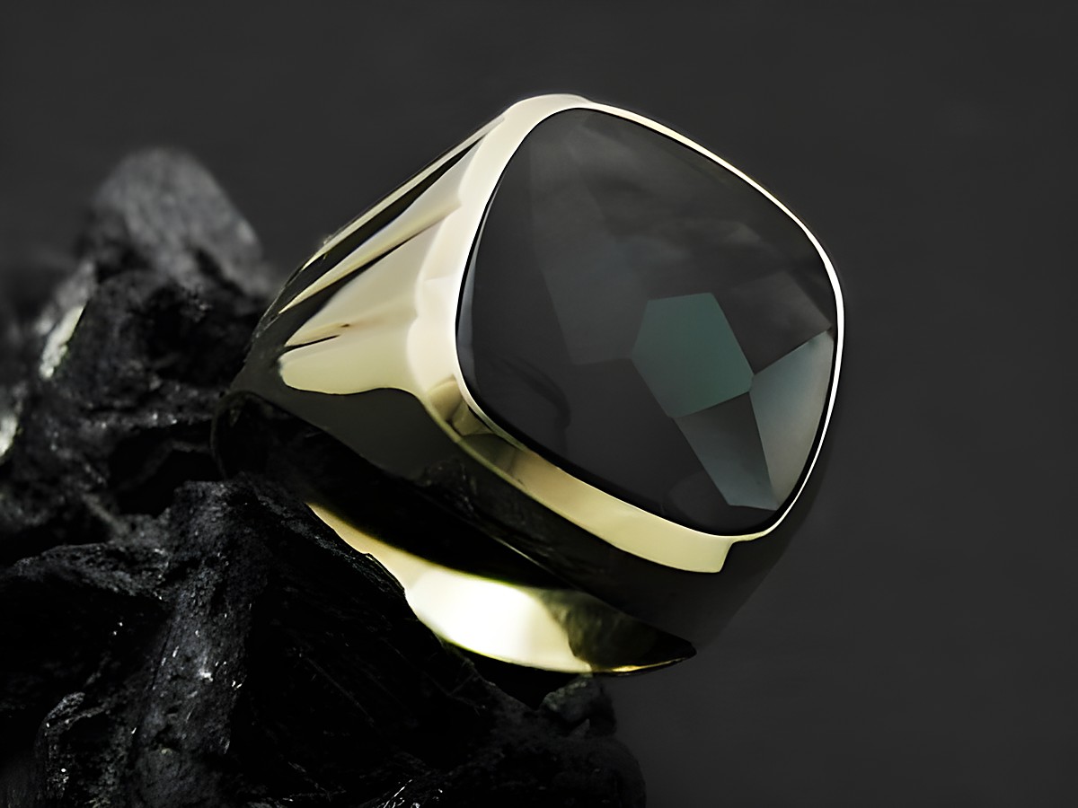 Gold Ring viereckig mit glamourösem synthetischen Turmalin in Größe 63, Hersteller Juwelier Harnisch, ideal für Gr. 60/19. Elegante und stilvolle Ausführung.