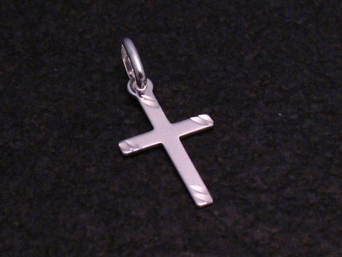 Anhänger Kreuz aus Sterling Silber, zeitloses Design mit feinem Muster, hergestellt von Juwelier Harnisch, ideal für persönliche oder religiöse Anlässe.