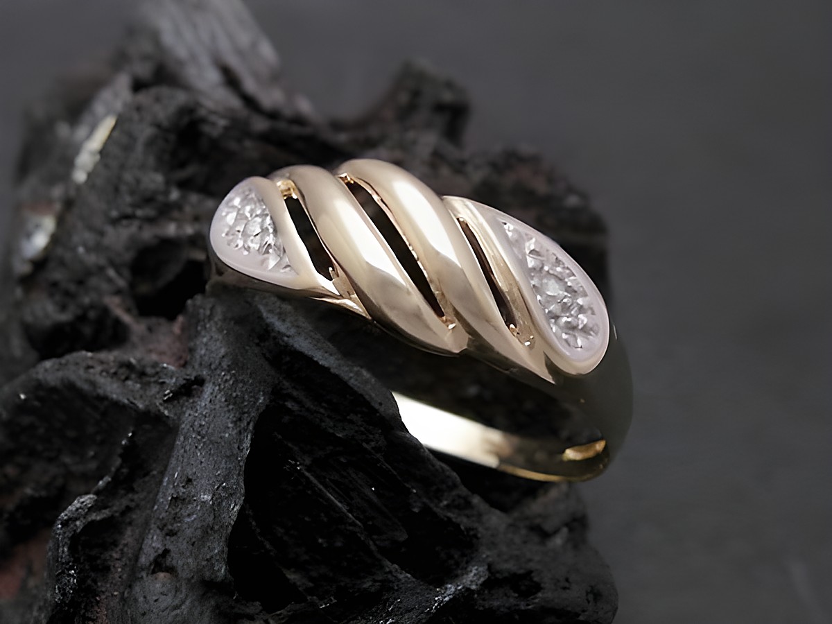 Gold Ring imposant Gold 585 bicolor mit Diamanten, edler Goldring Größe 57, Hersteller Juwelier Harnisch, bis Größe 58/18,5.