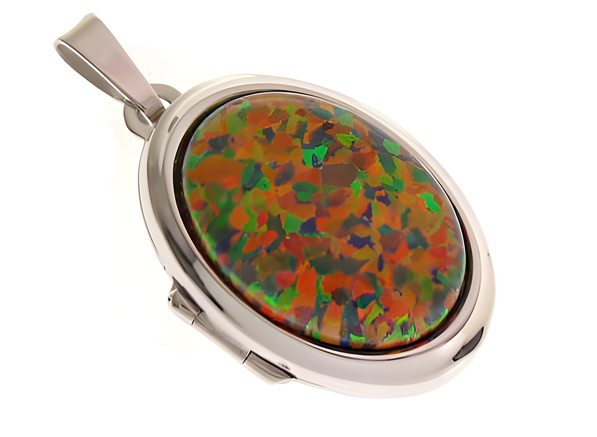 Ein farbenfrohes Medaillon aus Weißgold 585 mit einem ovalen, bunten Opal Cabochon, der in schimmernden Tönen leuchtet, hergestellt von Juwelier Harnisch.